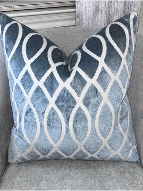 1-NWT CALDEIRA GEO DESIGN CUT VELVET
DECORATIVE PILLOW
